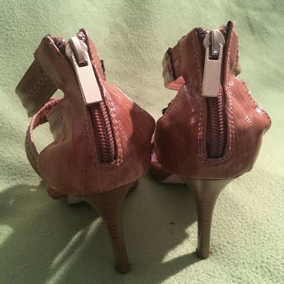 Heels - Picture 2 of 4